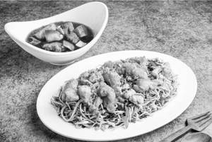 Mixed Garlic Noodles With Chilli Chicken [3Pc] Boneless