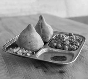 Samosa wth launji