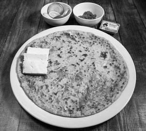 Paneer Paratha + 100 ML Raita