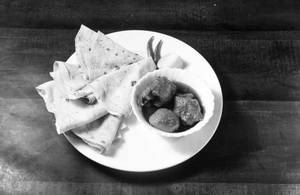 Chicken Kosa With 5 Rumali Roti