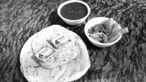 Butter Tawa Kulcha And Chole  [3 Pieces]