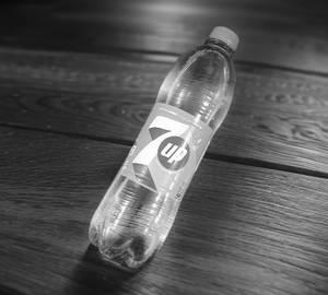 7 Up Pet Bottle- 750 Ml