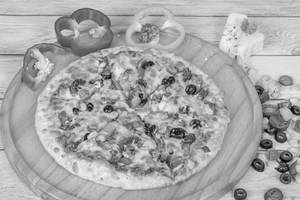 Onion And Capsicum Pizza