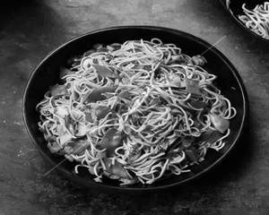 Schezwan Mushroom Noodles