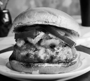 Chicken crunchy paneer burger