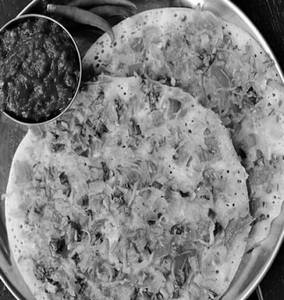 Mix Veg Paneer Uttapam
