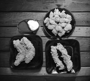 Chi Wings 2 Pieces + Chi Popcorn (medium) + Chi Strips 2 Pieces