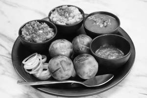 Litti Chokha Ghugni - 4 Pcs