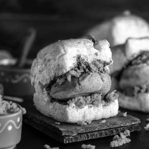 Tagda tandoori vada pav  