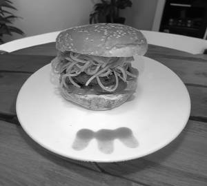 Noodles burger