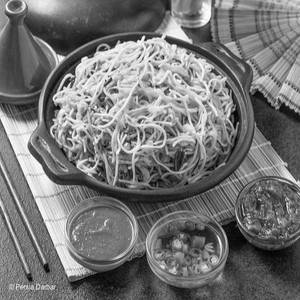 Chicken Hakka Noodles (1000 Ml)