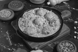 Veg Mixed Sauce Momos (6 Pcs)
