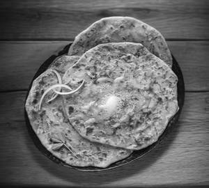 Aloo Paratha With Dahi (Tandoor) 