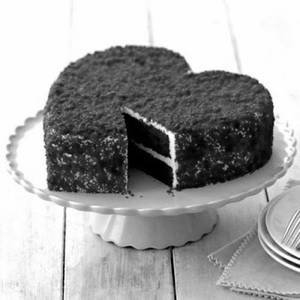 Red Velvet Heart Shape Cake (Eggless)