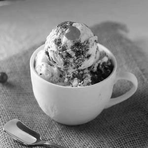 Black Forest Ice Cream (Scoop) [Regular Scoop (80 gms)]