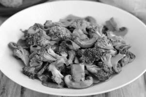 Stir Fried Mushroom And Broccoli Hong Kong Style