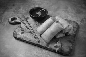 Veg Spring Rolls (10 Pcs)