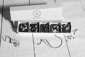 Almond & Chocolate Bars [Box Of 5]