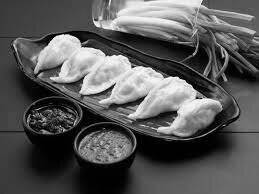 Chicken Momos (6 Pcs)