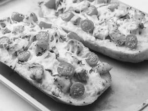 Chicken Cheese Garlic Bread (4pcs)