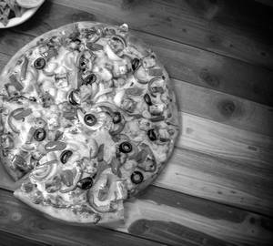 Veggie Overload Paneer Pizza