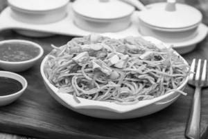 Egg Hakka Noodles.
