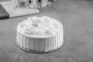 Vanilla Ice Cream Cake (1 Kg)
