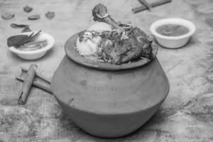 Handi Chicken Egg Biryani With Raita & Gravy