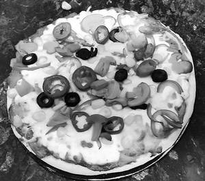 Single cheese veggie delight pizza
