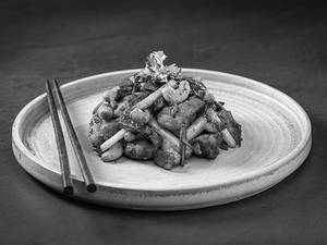 Classic La Zi Ji Chicken Schezwan Peppercorns And Cashew Nut