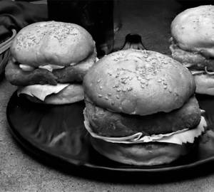 Paneer tikki burger