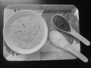 Moong Dal Chawal Ki Khichdi With Curd & Green Coriander Leaves Chutney