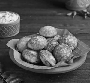 Appe Crisp and Veggie [12 balls] [with garlic chutney]