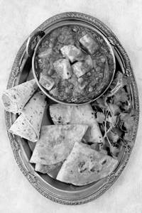 Matar Paneer With 4 Tawa Roti Meal