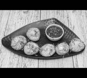 Fried Veg Paneer Momos [8 Pieces] Combo