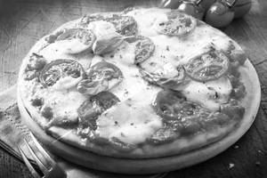 Tomato Pizza [Medium]