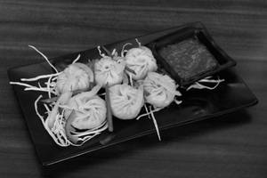 Steam Momos (8 Pieces)