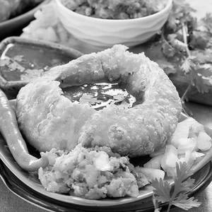 Aloo Pyaz Kachori