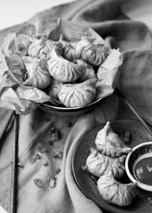 Pork Momos [8 Pieces]