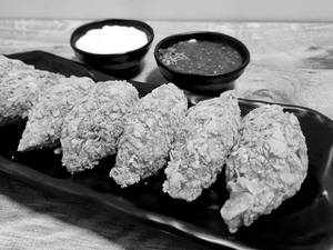 Chicken Kurkure Momos [8 Pieces]