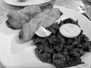 Pazham Pori With Beef Roast