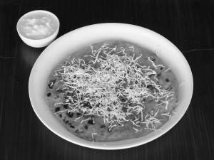 Paneer Paratha (1 Pc) (Raita & Chola)