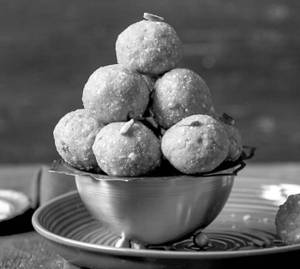 Atta Laddu Ghee