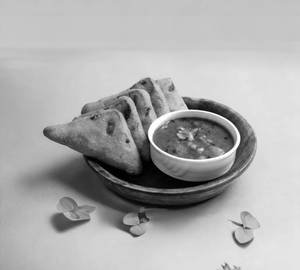 Bread Pakoda With Aloo Sabzi [ 1 Plate ]
