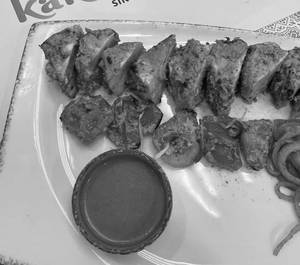 Achari Paneer Tikka (8 Pcs)
