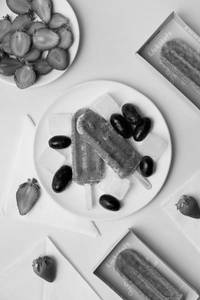 Strawberry Grapes Fusion Bar