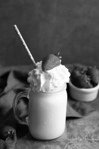 Vanilla Milkshake With Ice-cream