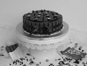 Kitkat Cake [Eggfree]