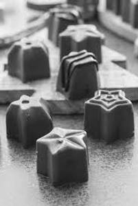 Assorted Chocolates (6 Pcs)