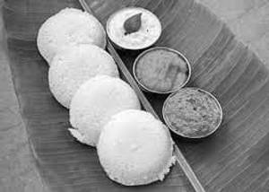 Idli (4 Pcs) (served with Sambar and Coconut chutney) serves